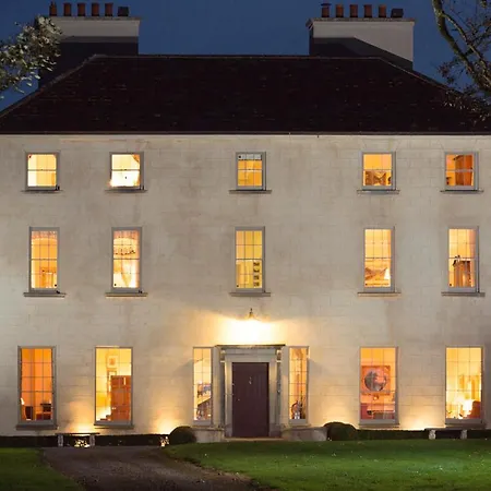 펜션 Churchtown Chateau Sleeps 12 With Wifi Churchtown (Kerry)