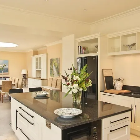 Churchtown Chateau Sleeps 12 With Wifi Hébergement de vacances Churchtown (Kerry)