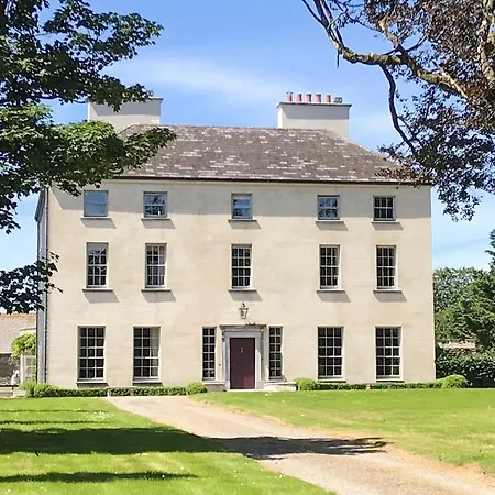 Churchtown Chateau Sleeps 12 With Wifi * Churchtown (Kerry)